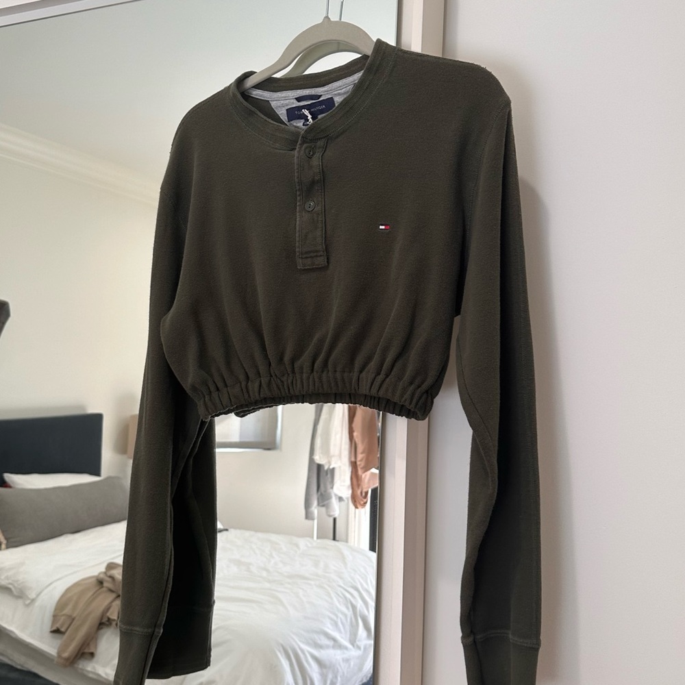 Tommy Hilfiger cropped long sleeve